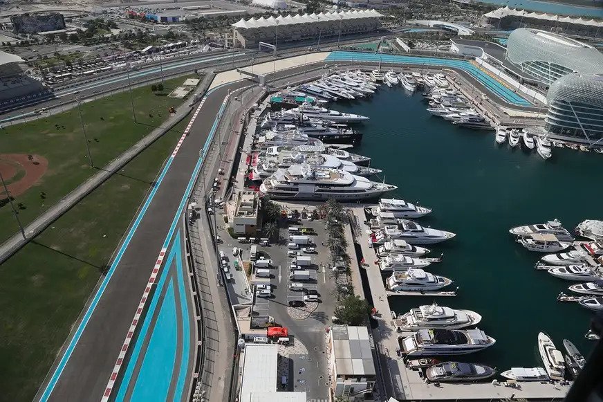 Formula 1 Yacht Experience Dubai