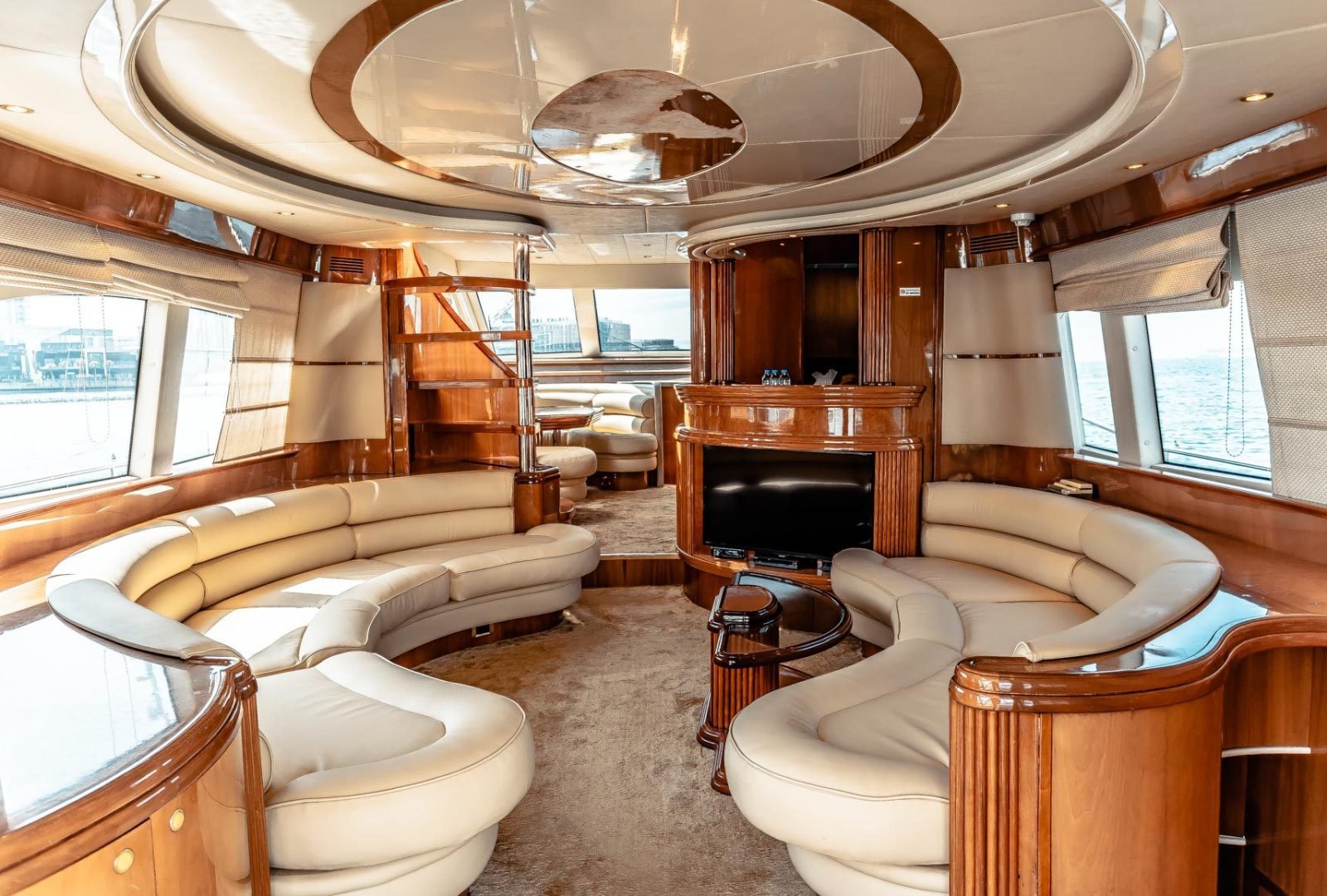 Azimut-80-yacht-charter-09158